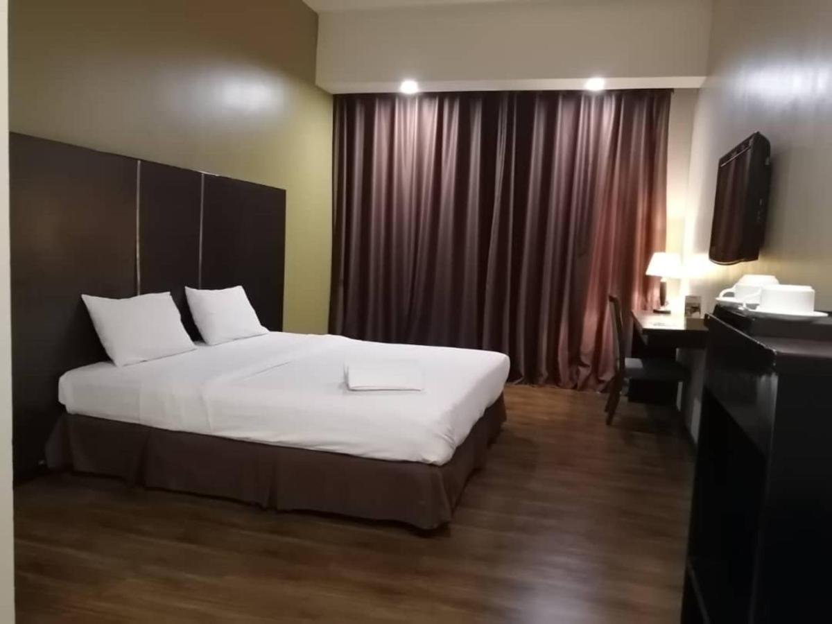 Kingston Hotel Кота-Кинабалу Экстерьер фото