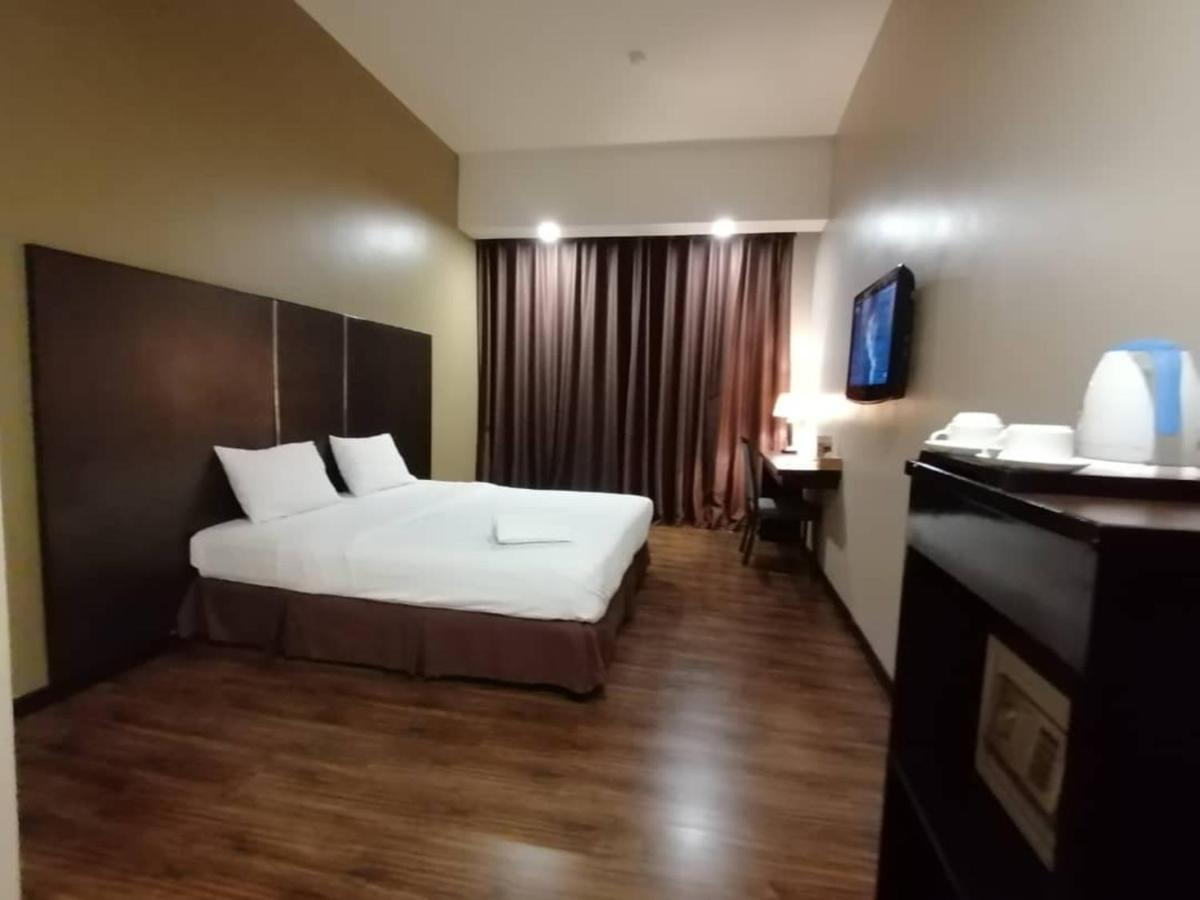Kingston Hotel Кота-Кинабалу Экстерьер фото